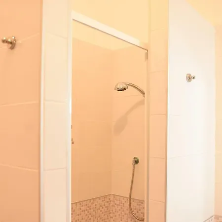 Bonnes Bed & Breakfast 2*